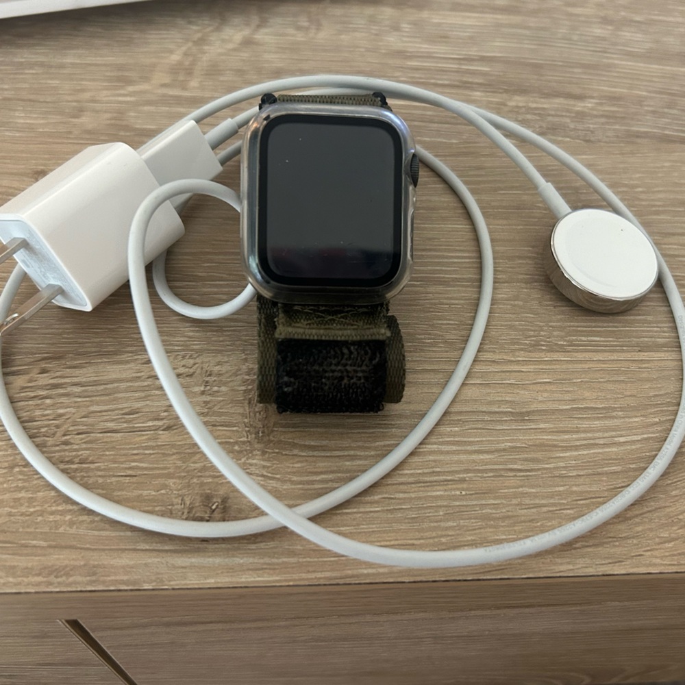 Apple Watch Series 6 (GPS + Cellular, 40MM) Space Gray